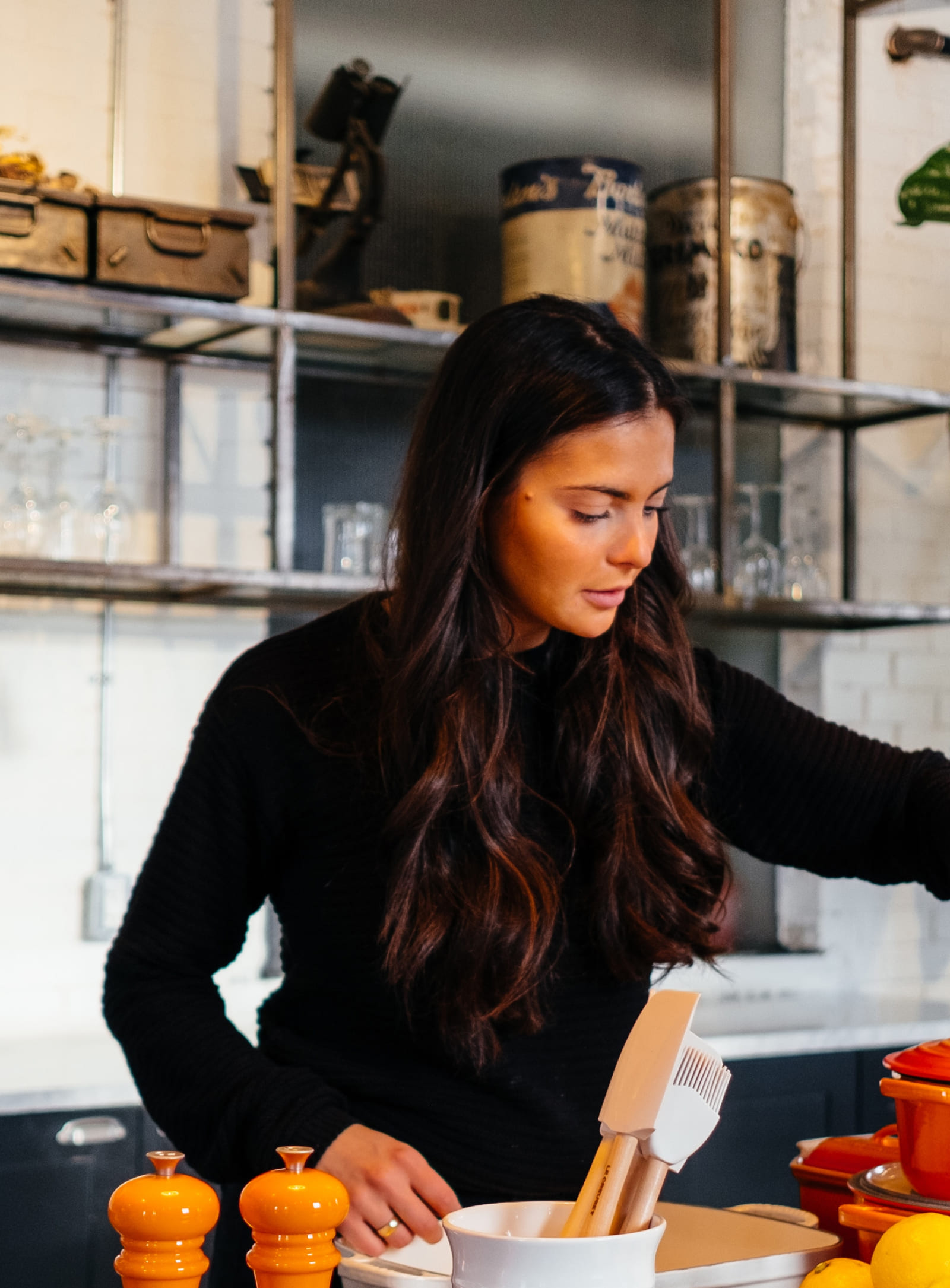 Woman cooking info32x